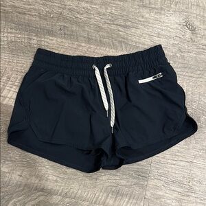 Vuori Clementine shorts size small